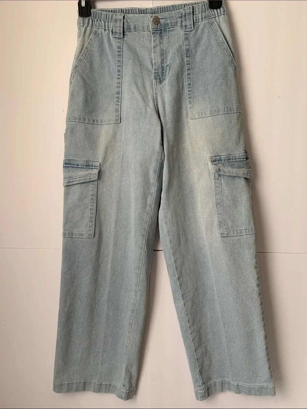 Almost Famous Light Wash Denim Elastic Waist Cargo Pants - Wide Leg Size M